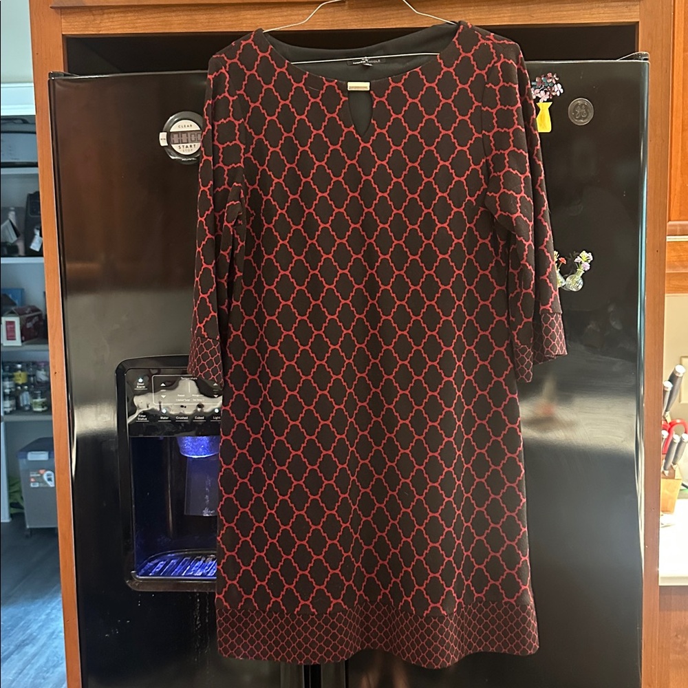Ronni Nicole Black & Burgundy Geometric Midi Dress